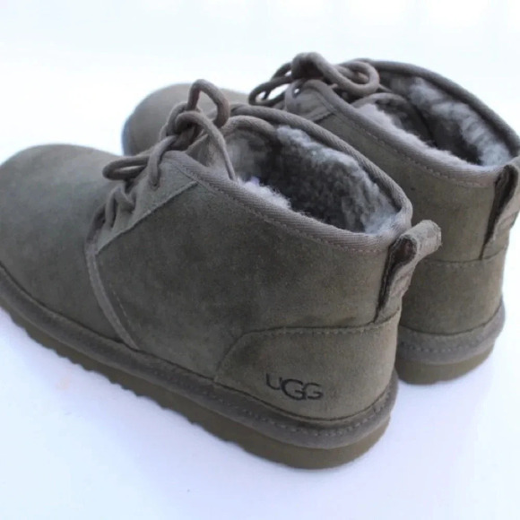 NWOT UGG Neumel boots - Picture 3 of 15
